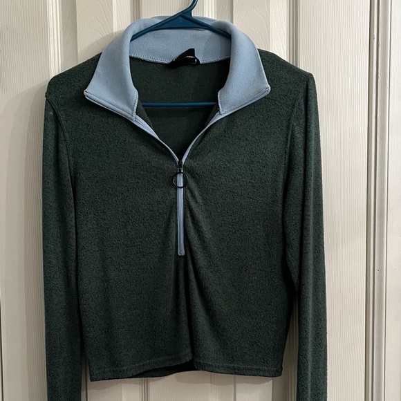 Urban Outfitters Long Sleeve - Picture 1 of 4